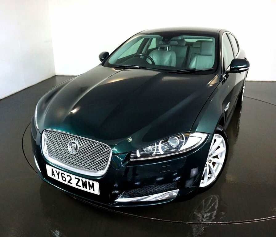 Compare Jaguar XF 3.0 D V6 Premium Luxury Former AY62ZWM Green