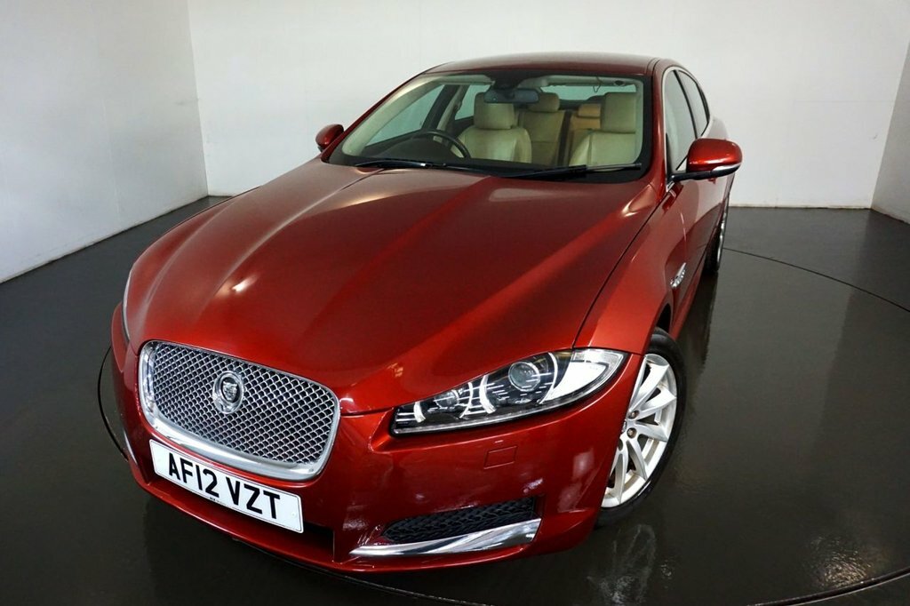Compare Jaguar XF 2.2 D Premium Luxury Former Keepers-heat AF12VZT Red