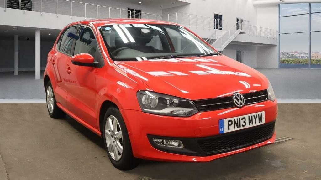 Compare Volkswagen Polo Volkswagen - Polo PN13MYW Red