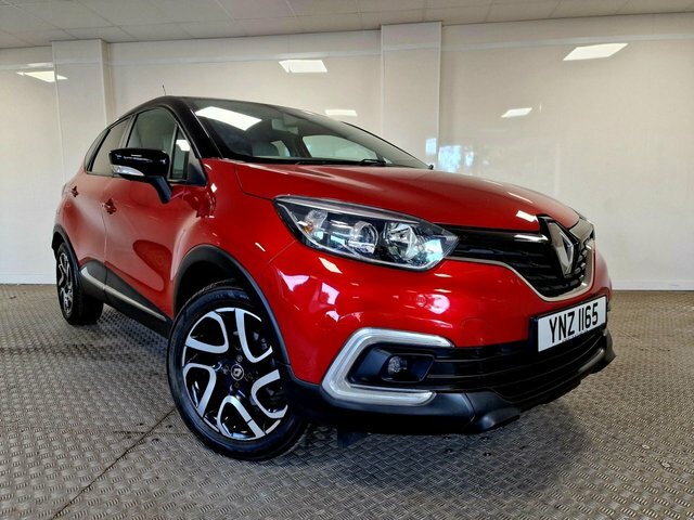Compare Renault Captur 1.5 Iconic Dci 89 Bhp YNZ1165 Red