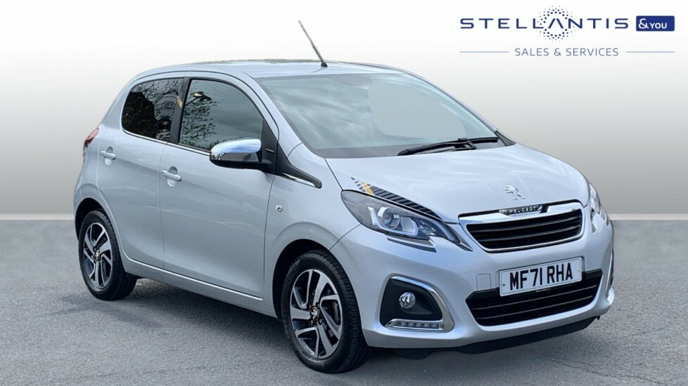 Compare Peugeot 108 1.0 Collection Euro 6 Ss MF71RHA 
