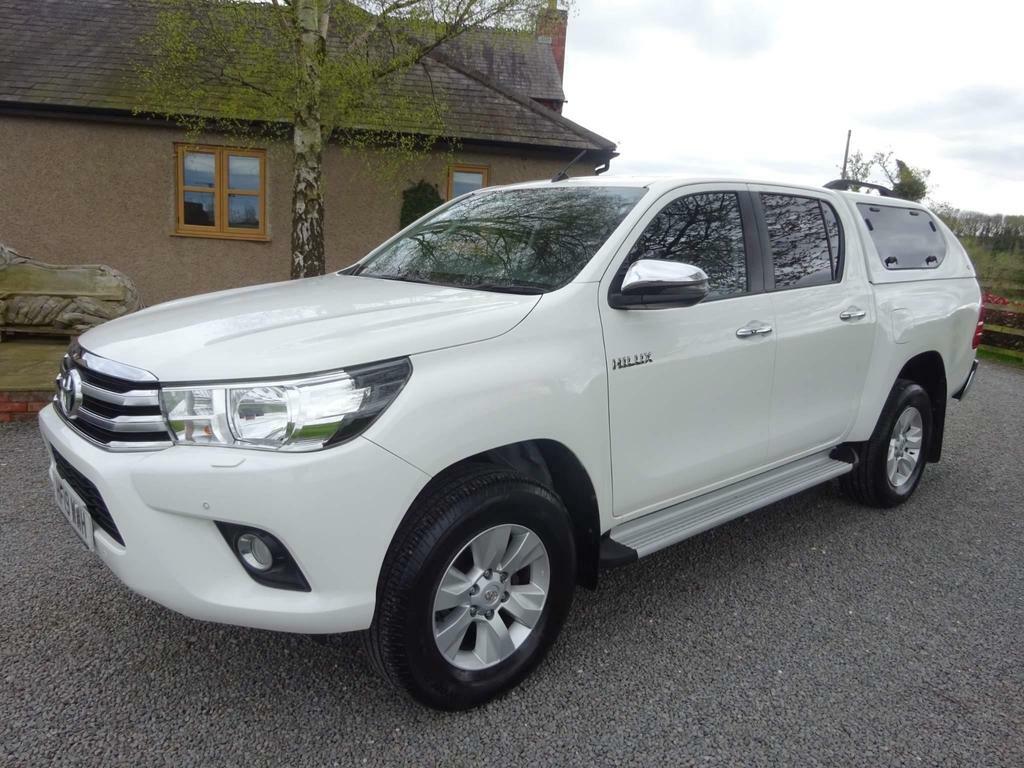 Compare Toyota HILUX 2.4 D-4d Active 4Wd Euro 6 HF19WWH White
