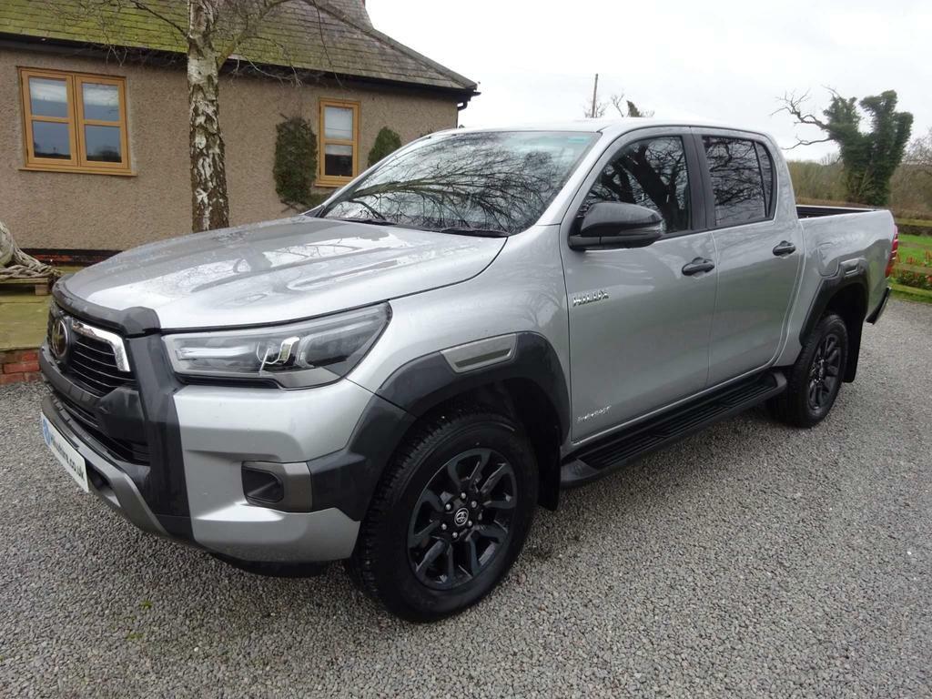 Toyota HILUX 2.8 D-4d Invincible X Double Cab Pickup 4Wd Euro 6 Silver #1