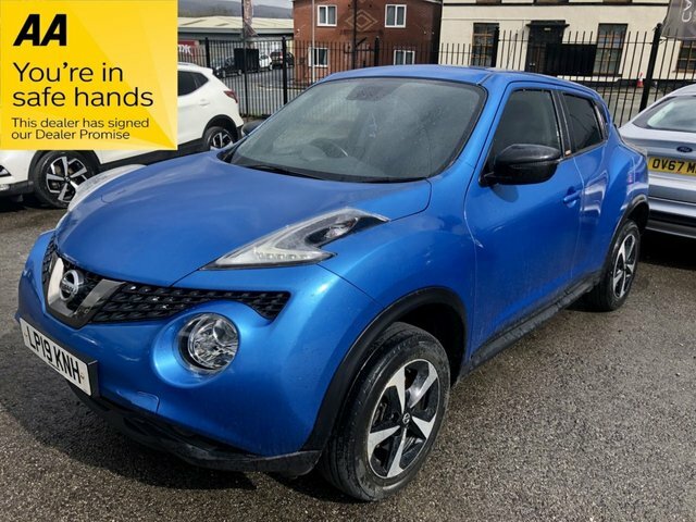 Compare Nissan Juke Bose Personal Edition LP19KNH Blue