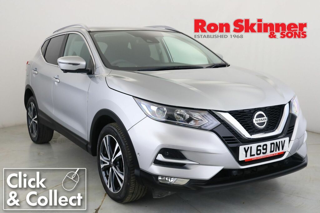 Compare Nissan Qashqai 1.3 Dig-t N-connecta Dct 158 Bhp YL69DNV Silver