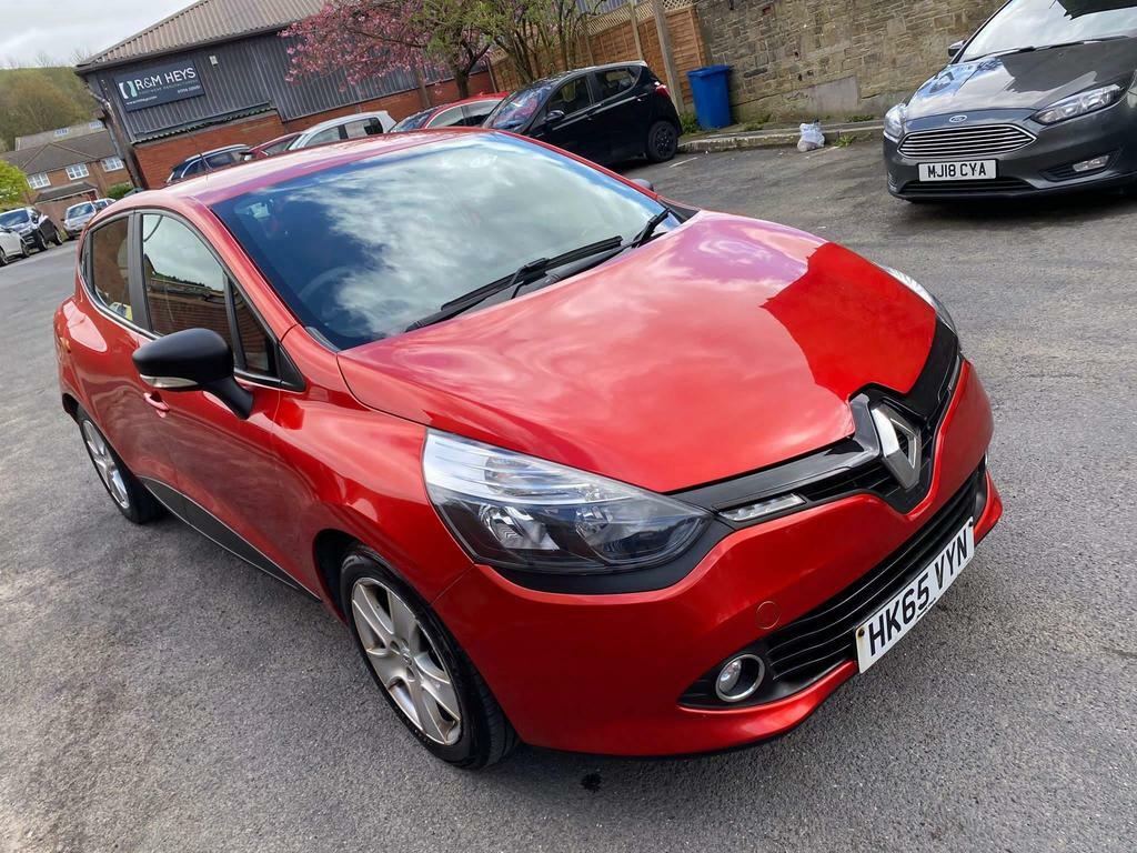 Renault Clio 1.2 16V Play Euro 6 Red #1