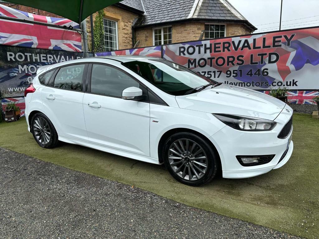 Compare Ford Focus 1.0T Ecoboost St-line Euro 6 Ss WP17TZF White