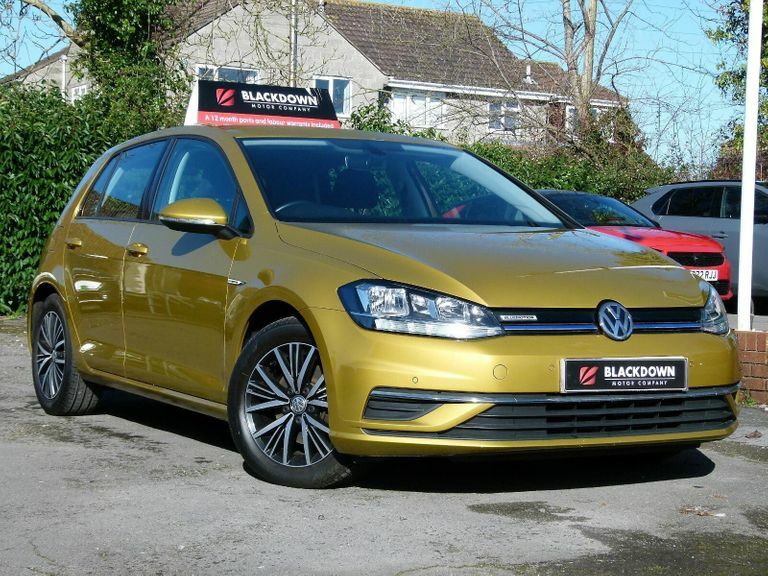Compare Volkswagen Golf Se Tsi Evo 1.5 YM19BDO Yellow