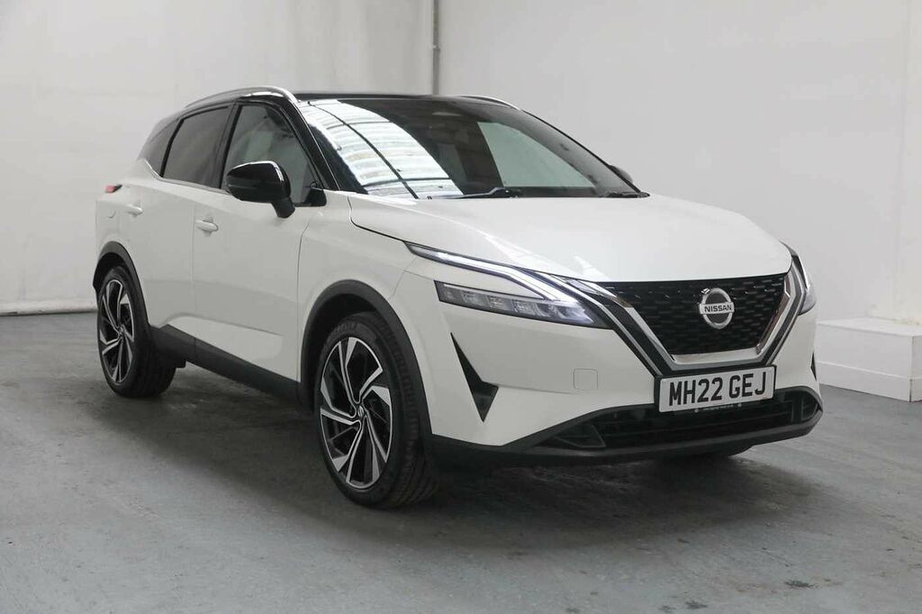 Compare Nissan Qashqai 1.3 Dig-t 158Ps Tekna MH22GEJ White
