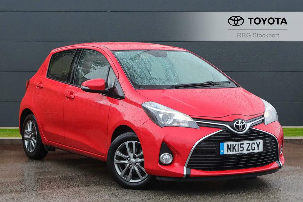 Compare Toyota Yaris 1.33 Dual Vvt-i Icon Euro 5 Euro 5 MK15ZGY Red