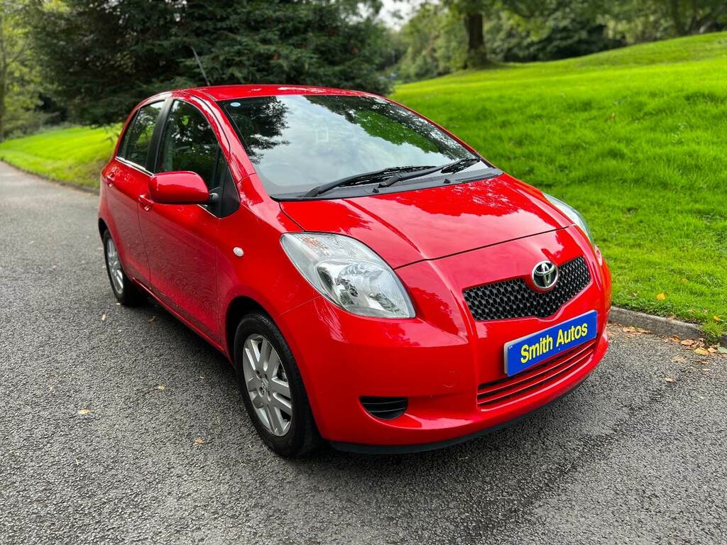 Compare Toyota Yaris Yaris Tr SY08OUM Red
