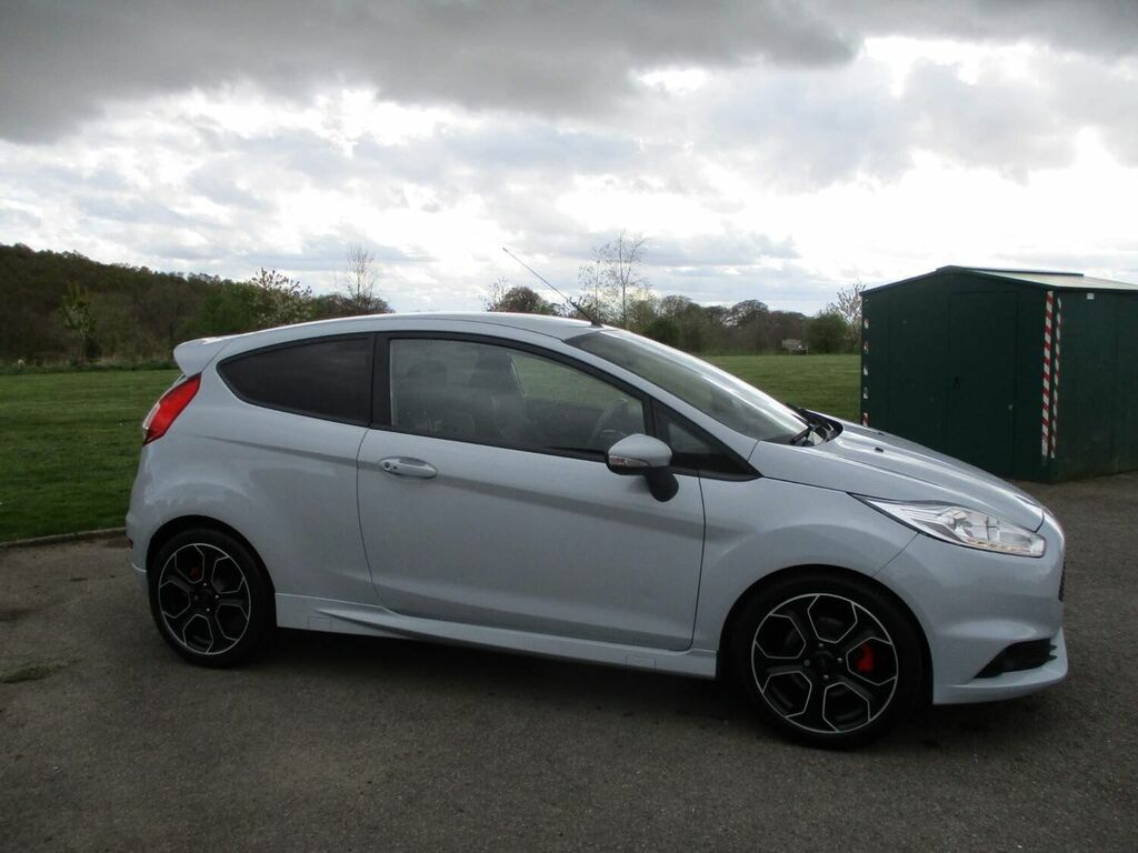 Compare Ford Fiesta Hatchback 1.6T Ecoboost St-200 Euro 6 201666 GX66AWA Grey