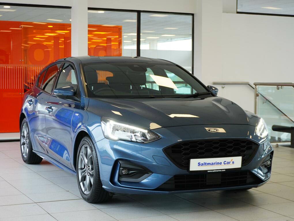 Compare Ford Focus St-line MGZ4644 Blue