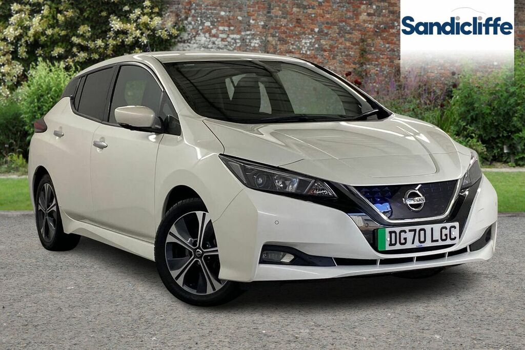 Compare Nissan Leaf 110Kw N-connecta 40Kwh DG70LGC 