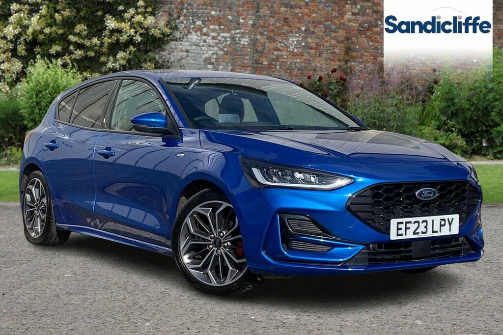 Compare Ford Focus 1.0 Ecoboost Hybrid Mhev 155 St-line X EF23LPY 