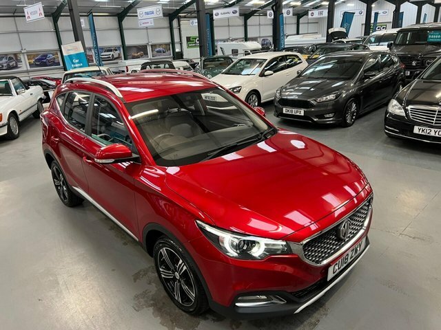 Compare MG ZS Zs 1.0L Exclusive 110 Bhp CU18ZWY Red
