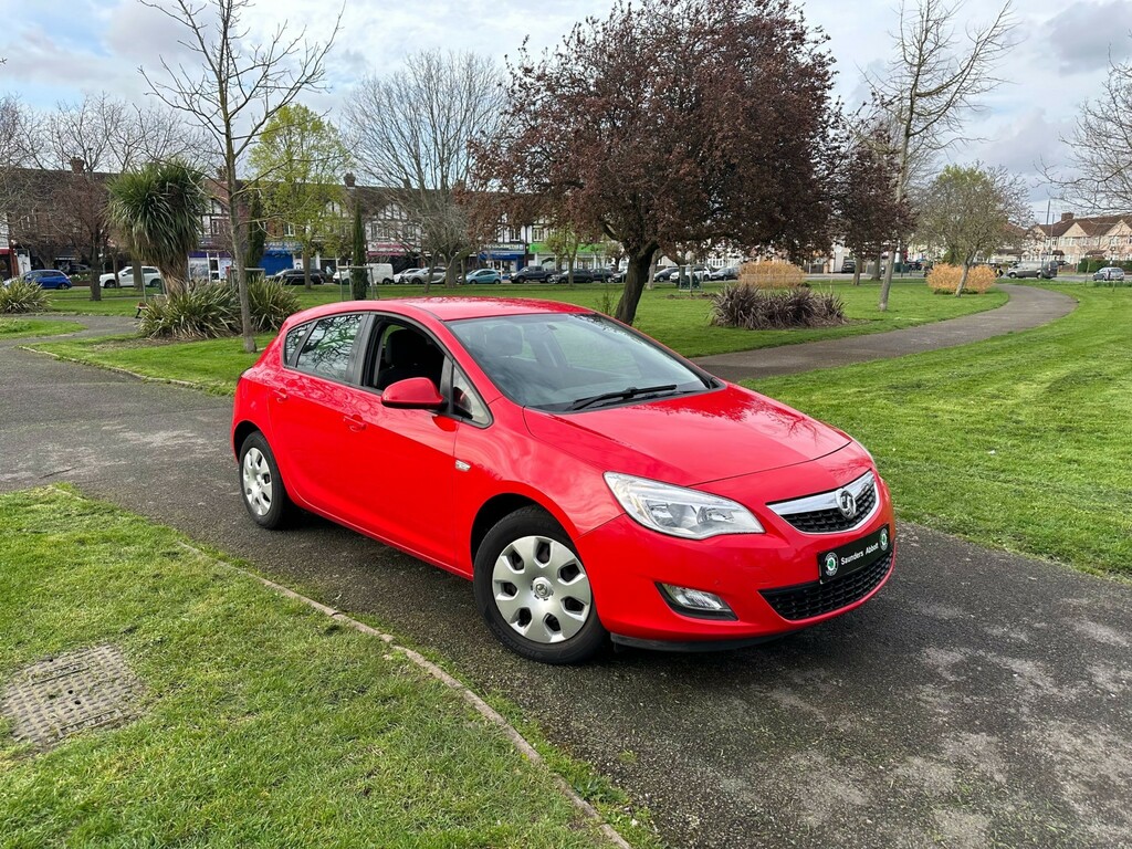 Vauxhall Astra 1.4 16V Exclusiv Euro 5 Red #1