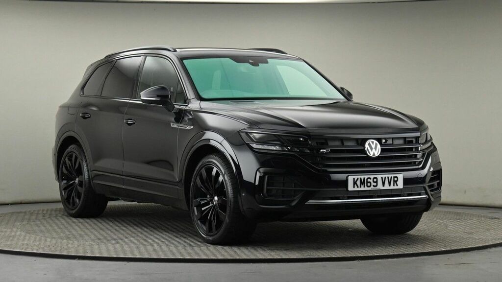 Compare Volkswagen Touareg 3.0 Tdi V6 Black Edition Tiptronic 4Motion Euro 6 KM69VVR Black