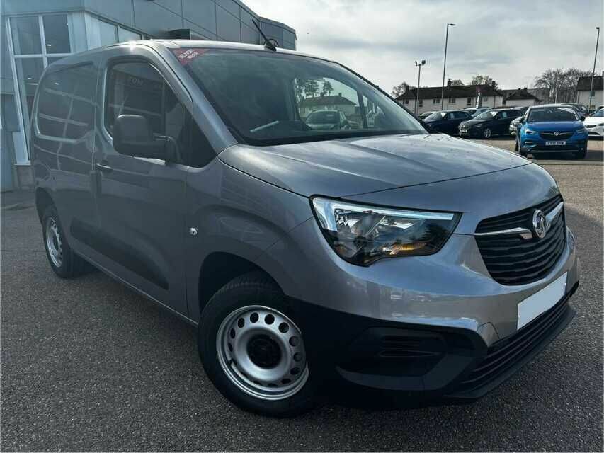 Compare Vauxhall Combo Crg L1h1 2300 1.5 Tb D 100Ps Prime SW24CYF Silver