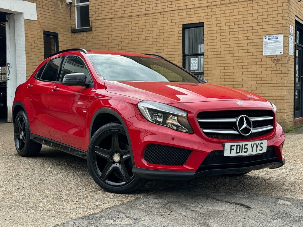Compare Mercedes-Benz GLA Class 2.1 Gla200 Cdi 4Matic Amg Line Executive 134 Bh FD15YYS Red