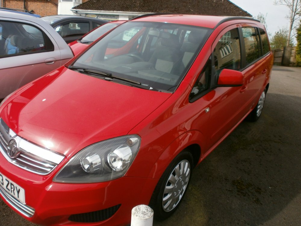 Compare Vauxhall Zafira 1.6I 115 Exclusiv LT63ZRY Red