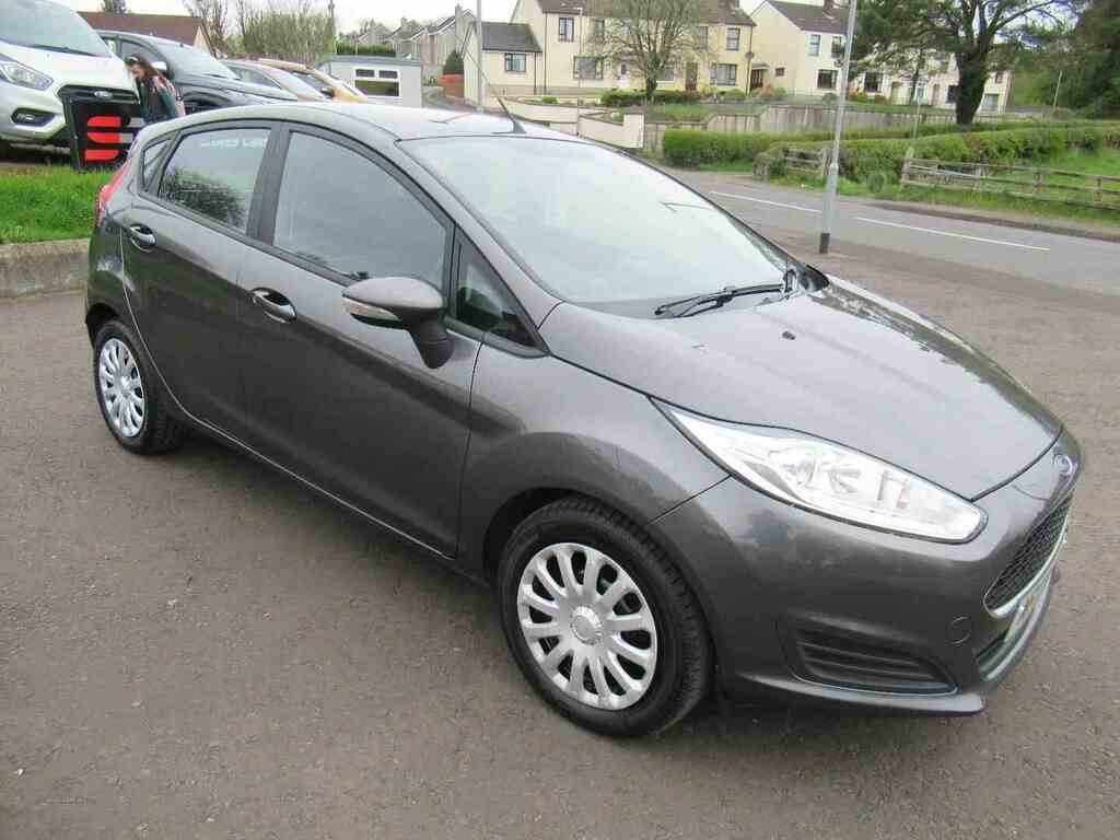Compare Ford Fiesta 1.5 Tdci Style MF17POH 