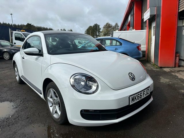 Compare Volkswagen Beetle 1.2 Tsi Bluemotion Technology 104 Bhp KT12NAS White