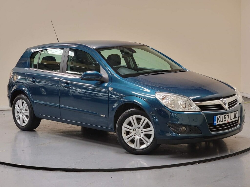 Compare Vauxhall Astra 1.8I 16V Design KU57LJO Blue
