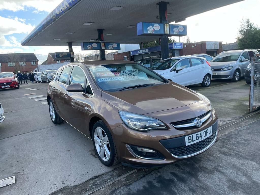 Compare Vauxhall Astra 1.6 16V Sri Euro 5 BL64OPJ Brown