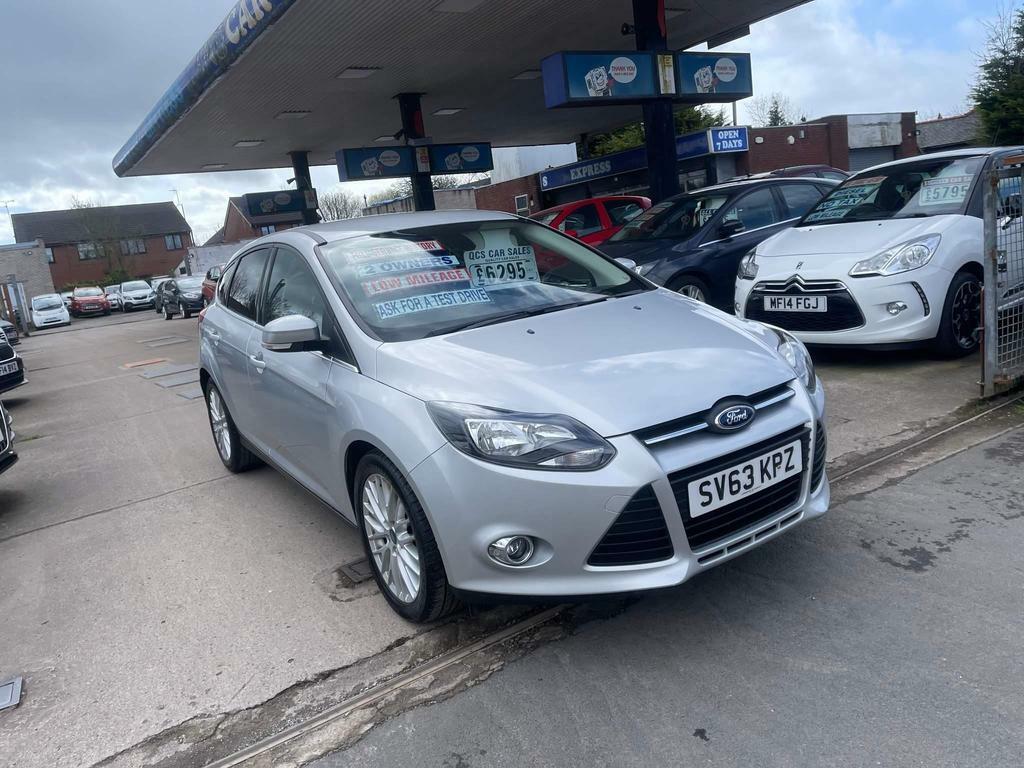 Compare Ford Focus 1.0T Ecoboost Zetec Euro 5 Ss SV63KPZ Silver