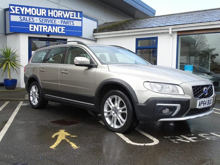 Compare Volvo XC70 2.4 D4 Se Lux Geartronic Awd Euro 5 AP64BUO 