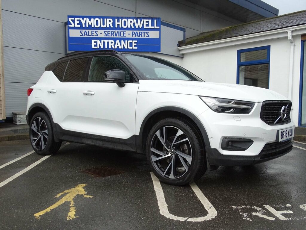 Compare Volvo XC40 2.0 T5 First Edition Awd Euro 6 Ss BF18WJU White
