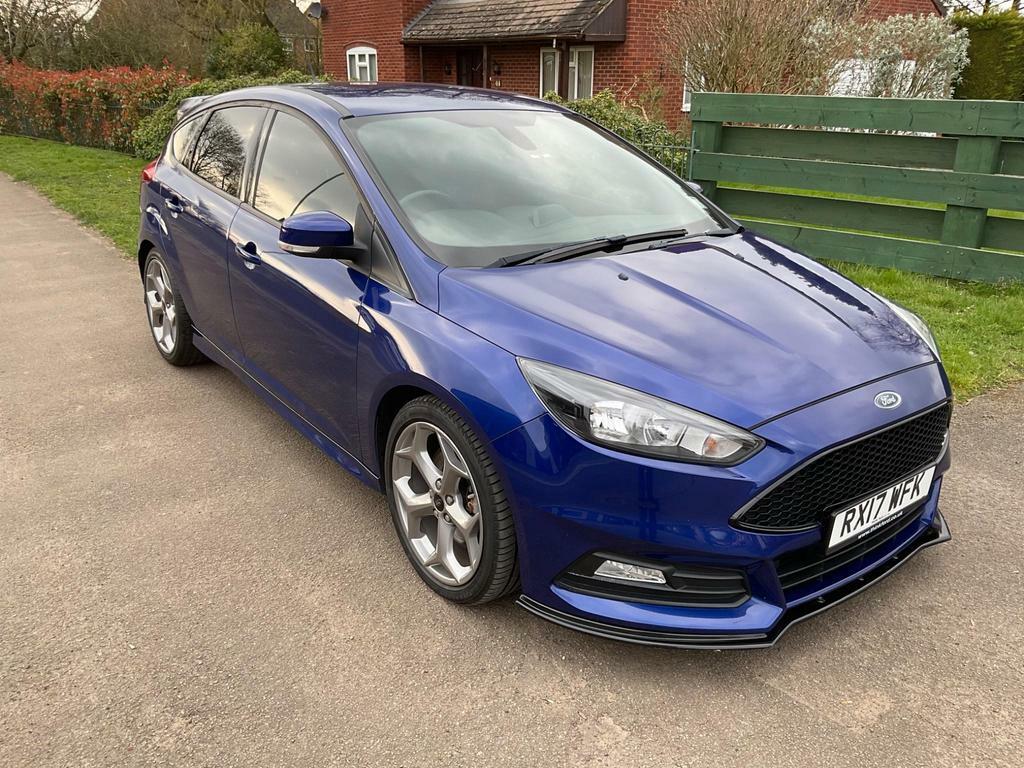 Compare Ford Focus Focus St-2 T RX17WFK Blue