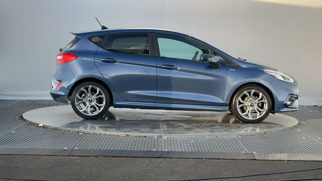 Compare Ford Fiesta St-line MD69UUG Blue