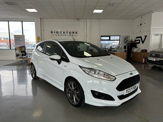 Compare Ford Fiesta 1.0 Ecoboost St-line YC17PXH White