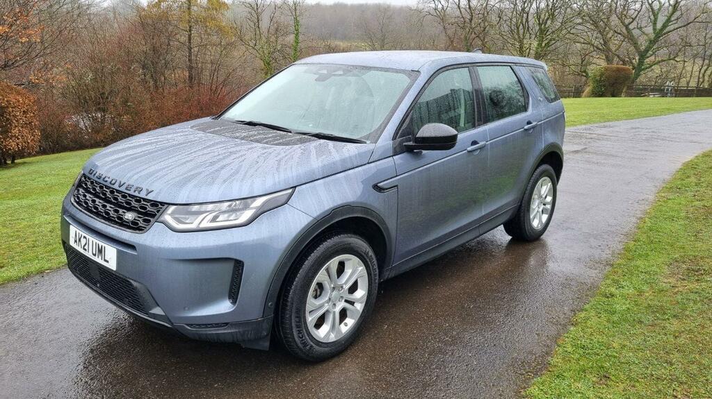 Compare Land Rover Discovery Sport Discovery Sport S D 4X2 AK21UML Blue