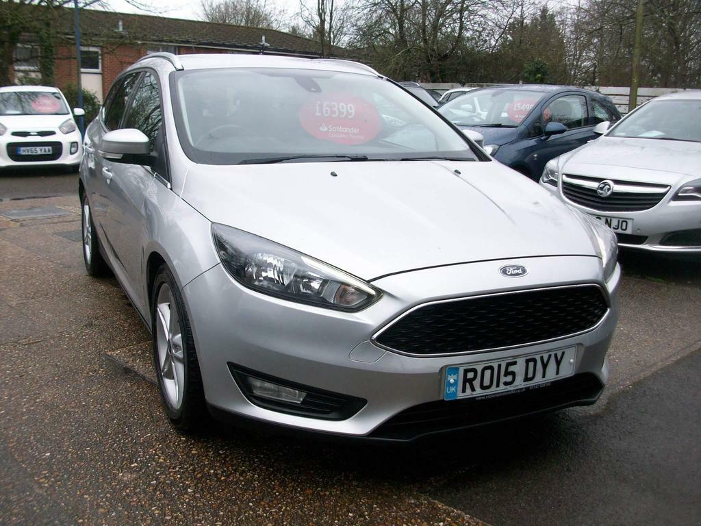 Compare Ford Focus 1.6 Tdci Zetec Euro 5 Ss RO15DYY Silver