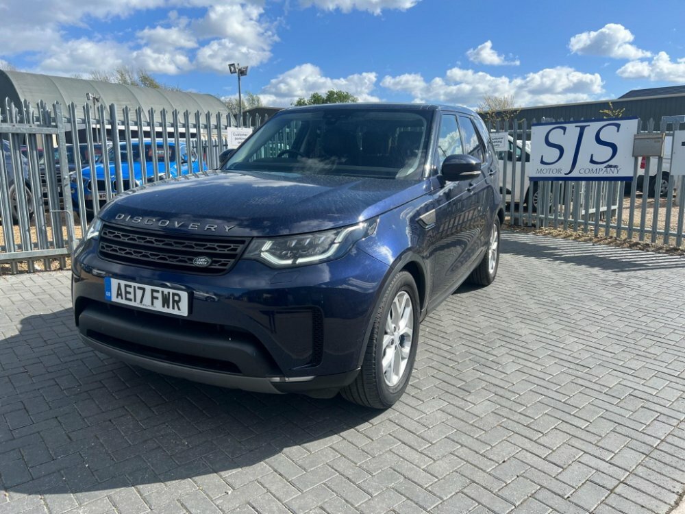 Compare Land Rover Discovery 3.0 Td V6 Se 4Wd Euro 6 Ss AE17FWR Blue