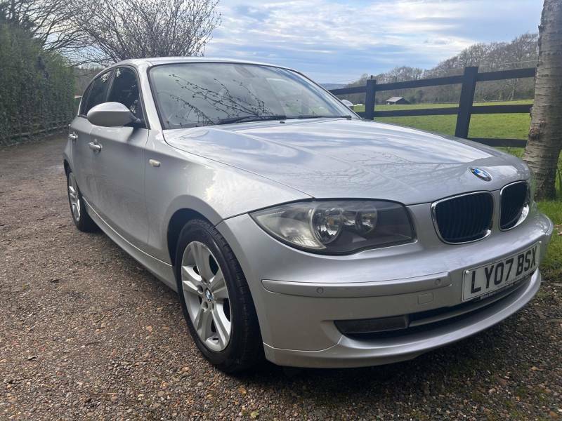 Compare BMW 1 Series 118I Se LY07BSX Silver