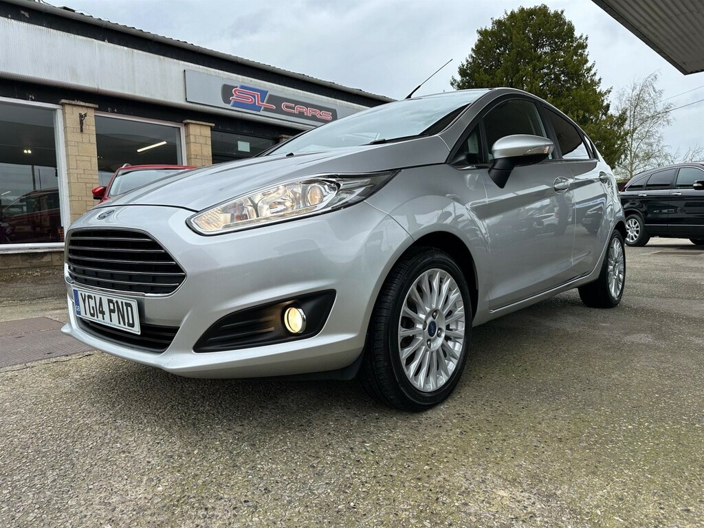 Compare Ford Fiesta 1.0T Ecoboost Titanium Euro 5 Ss YG14PND Silver