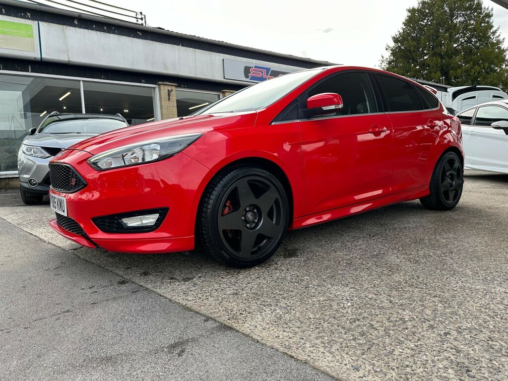 Compare Ford Focus 1.5T Ecoboost Zetec S Euro 6 Ss YB15KMU Red