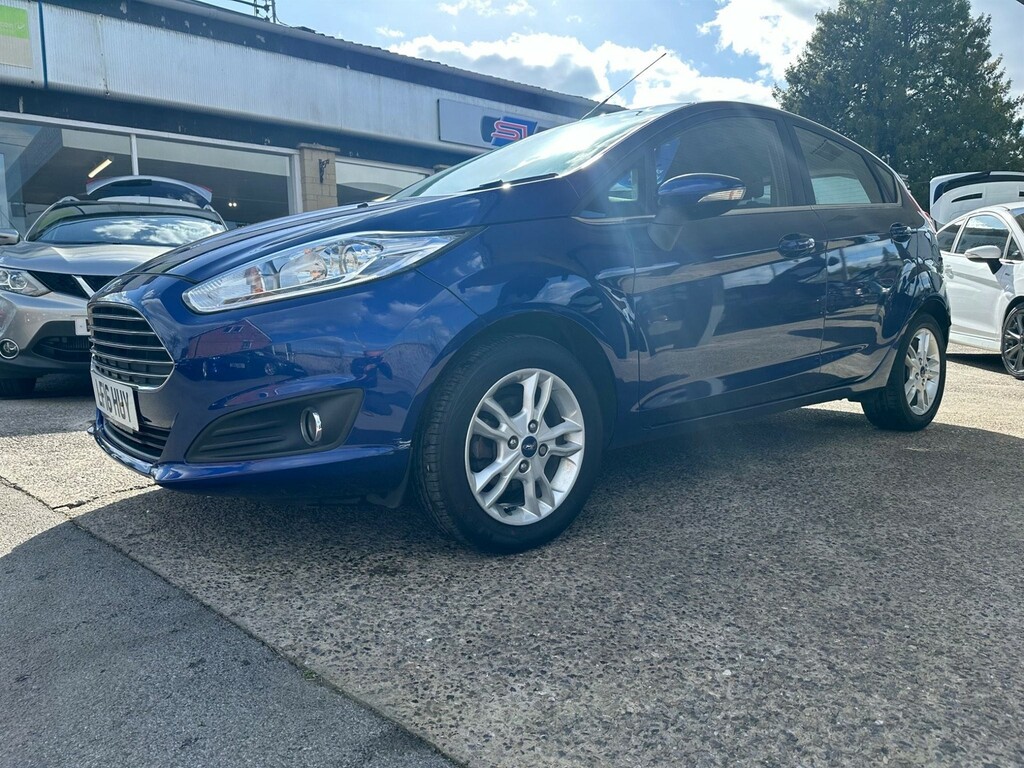 Compare Ford Fiesta 1.25 Zetec Euro 6 LF16HUY Blue