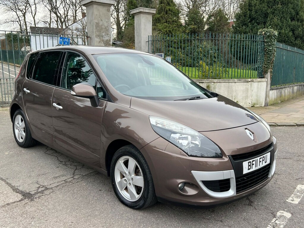 Compare Renault Scenic 2011 11 Dynamique BF11FPU 