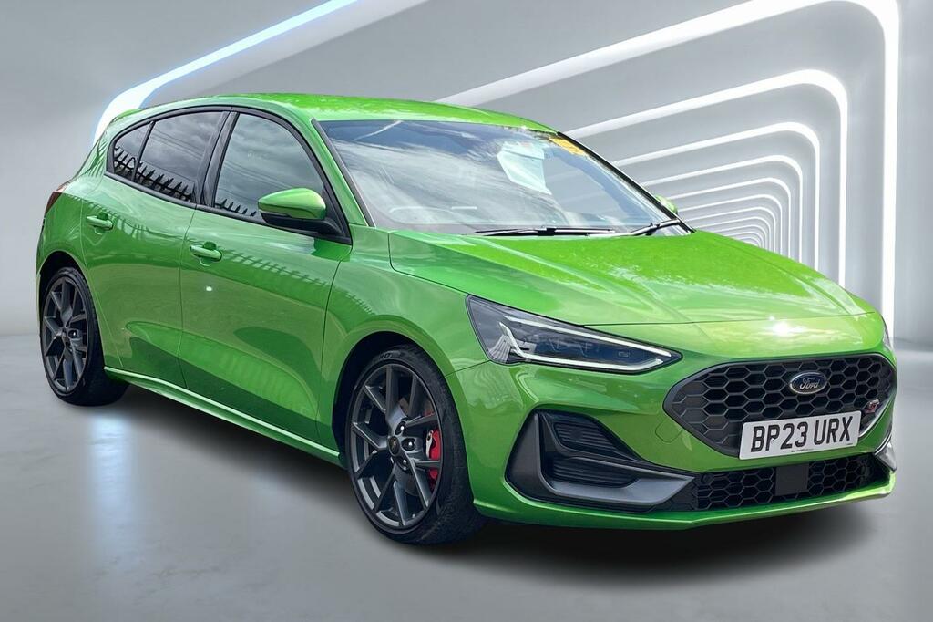 Compare Ford Focus 2.3 Ecoboost St BP23URX Green