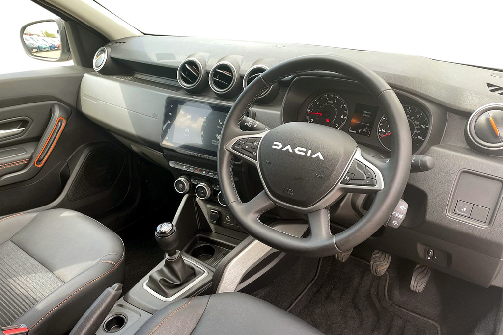 Compare Dacia Duster 1.3 Tce 130 Extreme Se AK23PYH White