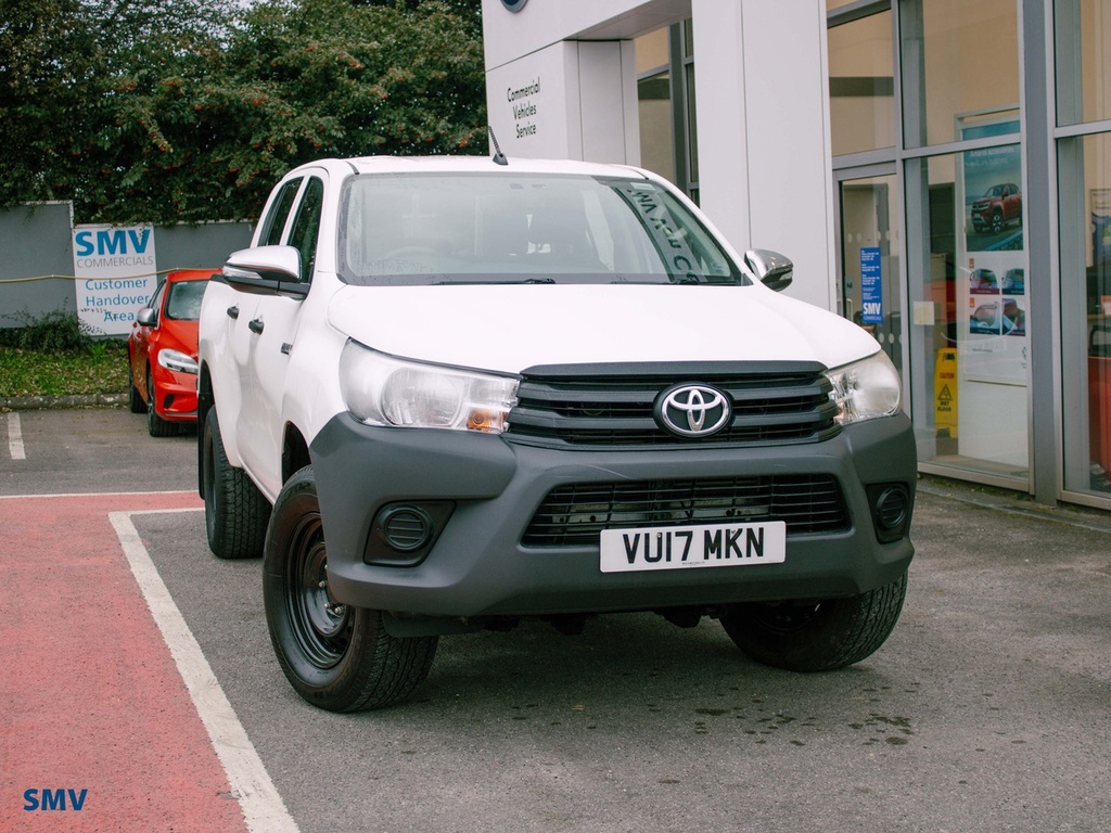 Compare Toyota HILUX 2.4 D-4d Active Pickup 4Wd Euro VU17MKN White