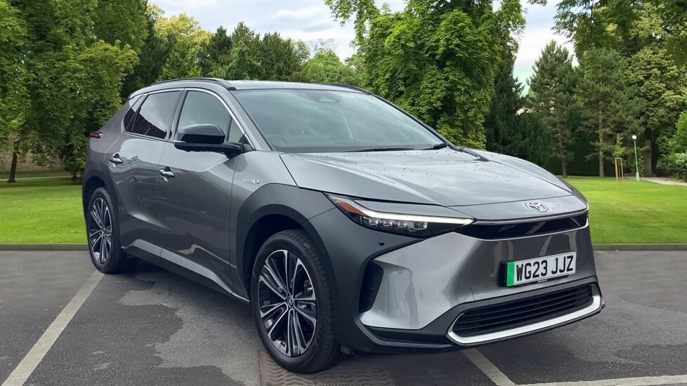 Compare Toyota bZ4X 71.4 Kwh Vision Awd 11Kw Obc WG23JJZ Silver