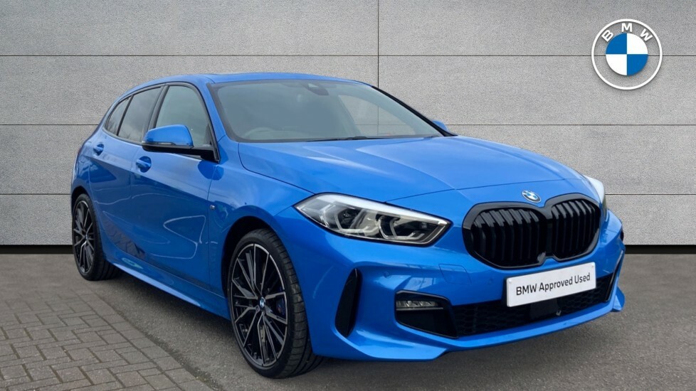 Compare BMW 1 Series 118I M Sport HK73GCY Blue