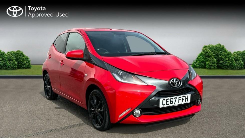 Compare Toyota Aygo Aygo X-style Vvt-i CE67FFH Red