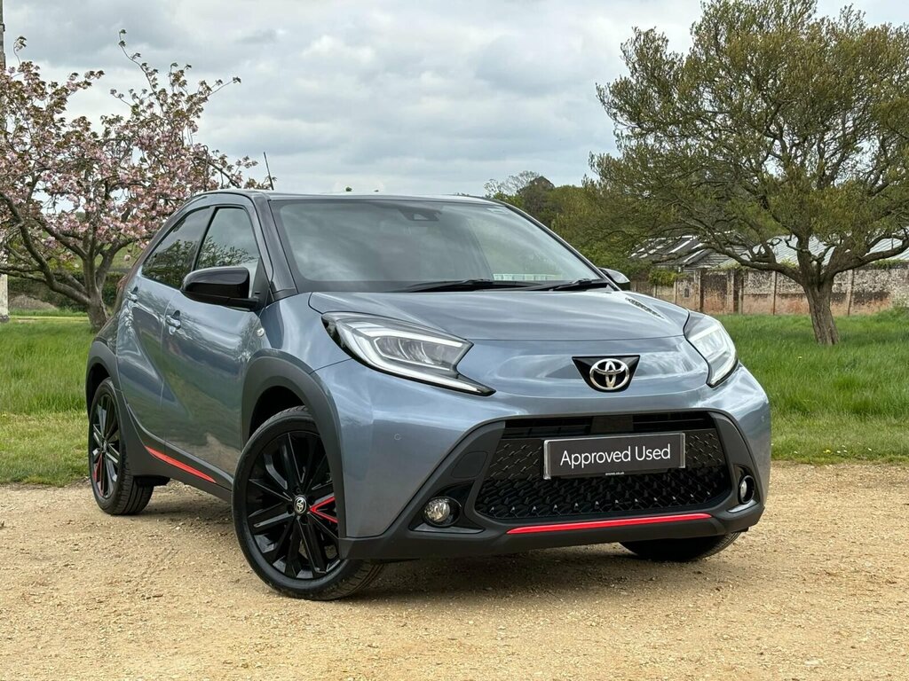Compare Toyota Aygo X 1.0 Vvt-i Undercover Euro 6 Ss HK73FND Grey
